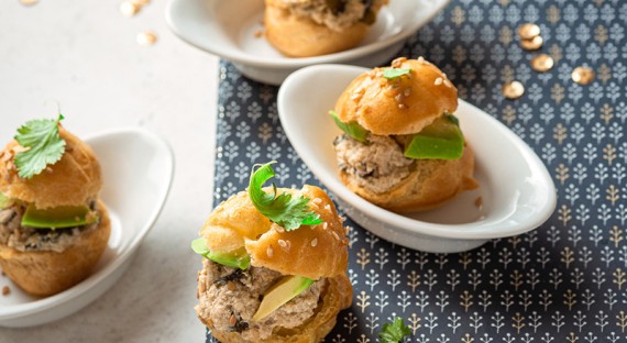 Mini choux apéritifs au crabe