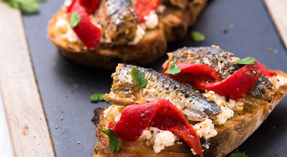 Bruschetta de sardines et piquillos