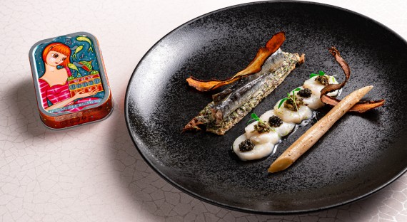 La sardine millésimée, Noix de Saint-Jacques marinées au caviar d’Aquitaine Salsifis confits et beurre aux algues de l’Ile de Ré par le chef Grégory Coutanceau