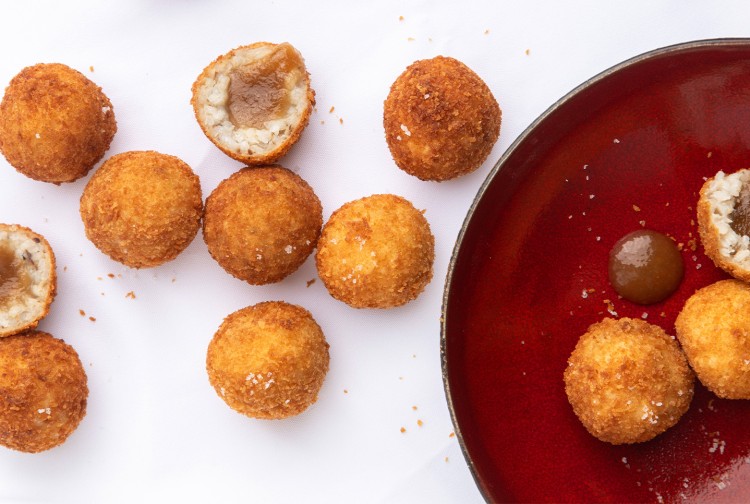 <h3 style="scroll-margin-top: var(--full-menu-space,0); margin-bottom: calc(8 * var(--variable-pixel, 1px)); font-size: calc(calc(20.8 * var(--variable-pixel, 1px)) + .6vw);"><span style="color: #c1a75f;">Je complète mon panier pour réaliser la recette</span></h3>